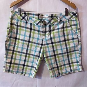 Aeropostale Mid Rise Plaid Shorts Size 14 Green 97% Cotton 3% Spandex